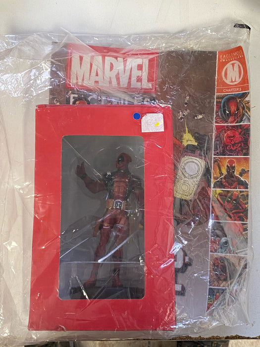 Collectible Miniature Games Eaglemoss - Marvel Fact Files Special 005 - Deadpool File and Boxed Figure *DAMAGED BOX* - Cardboard Memories Inc.