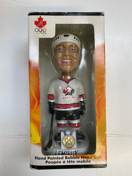 Action Figures and Toys Bobble Dobbles - 2002 - Team Canada Gold Medal - Mario Lemieux Hand Painted Bobble Head - Cardboard Memories Inc.