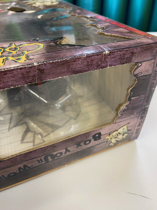 Action Figures and Toys Art Asylum - 2001 - Alice Cooper "N" the Box Welcome to My Nightmare - Action Figure *DAMAGED BOX* - Cardboard Memories Inc.